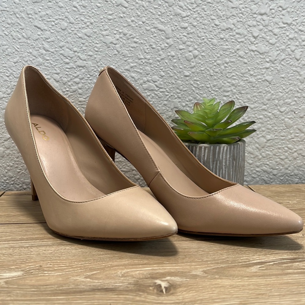 Like new nude heels.